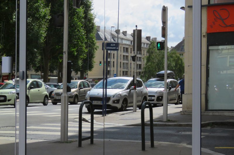 gauche